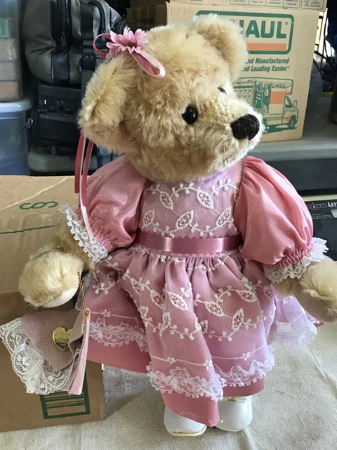 Donna Hodges Mohair  Bear  signed 10th Anniversary 1984-1994 Tags attached 12"
