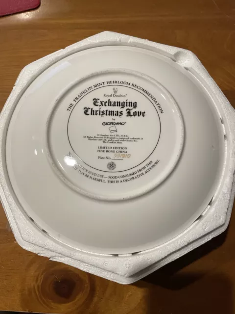 Royal Doulton Exchanging Christmas Love Plate