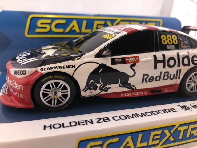Scalextric C4196 – Holden Commodore – Lowndes Whincup Bathurst