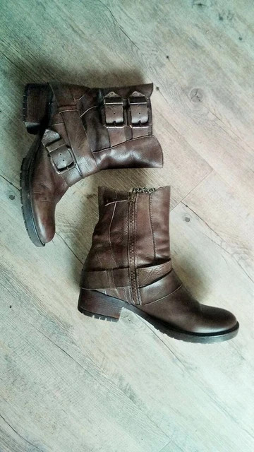 Chaussures Bottes Bottines BATA cuir marron à talons P. 40 Bon état