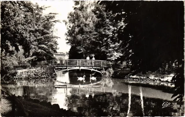 CPA RIOM Le Parc (407868)
