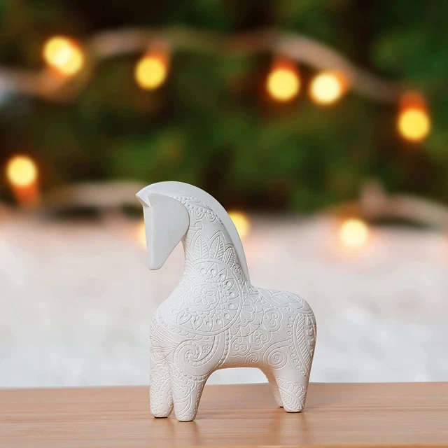 Horse Statue Decor, Resin Horse Sculpture, Hand-Carved Animal Figurine Collectib