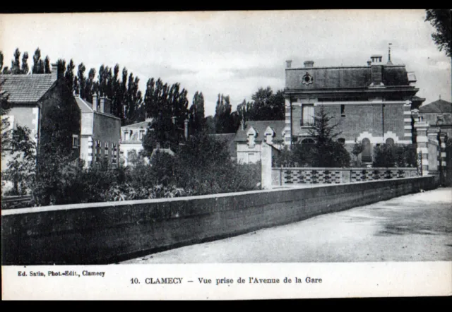 CLAMECY (58) VILLAS sur Avenue de la GARE , cliché début 1900