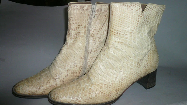 Bottes en cuir peau de serpent  EUR Shoe Size (Women's): 40