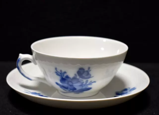 Royal Copenhagen Blume blau - blaue Blume Tasse Teetasse mit Untere