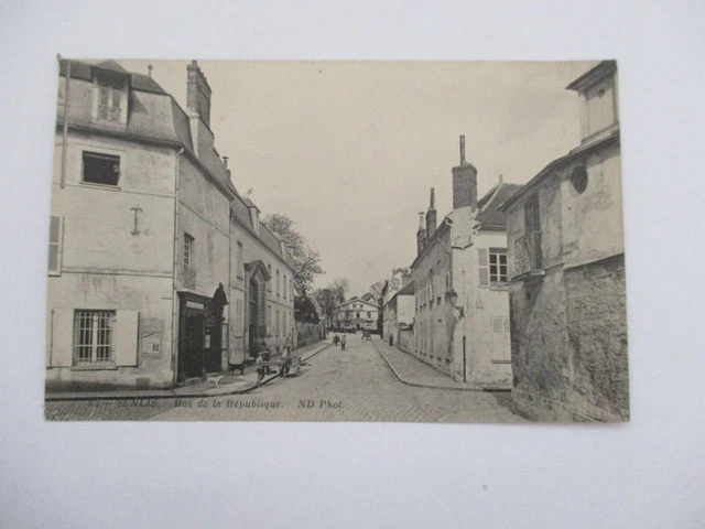 Cpa Oise 60 Senlis Rue De La Republique