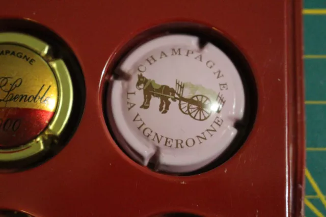 capsule de champagne LA VIGNERONNE Rose très rare