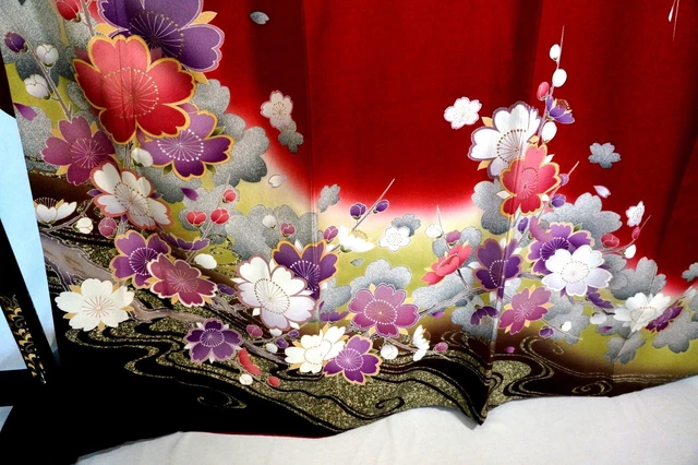 Japanese kimono SILK"FURISODE" long sleeves,Gold leaf,SAKURA,Stream,L5' 5"..3431 3