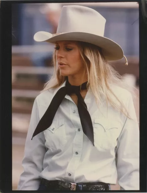 Lindsay Wagner in cowgirl clothes and stetson Callie and Son Vintage 8x10 Photo