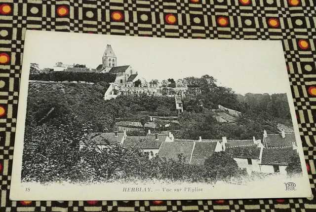 CPA 95 , HERBLAY vue sur l'église