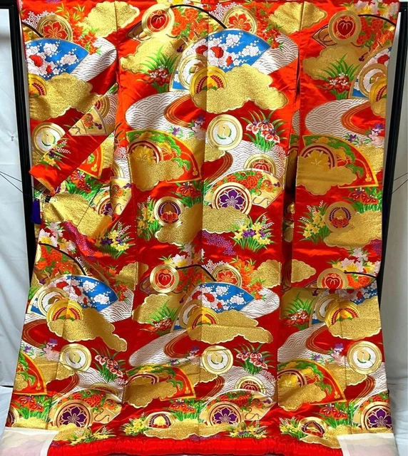 Japanese Kimono Uchikake Luxurious Wedding Embroidery Pure Silk Red Flower K570