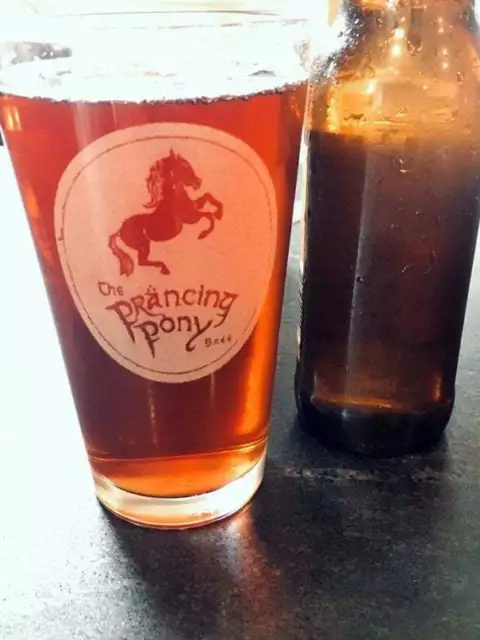 Engraved Prancing Pony Beer Pub Pint Glass, LOTR Drinkware