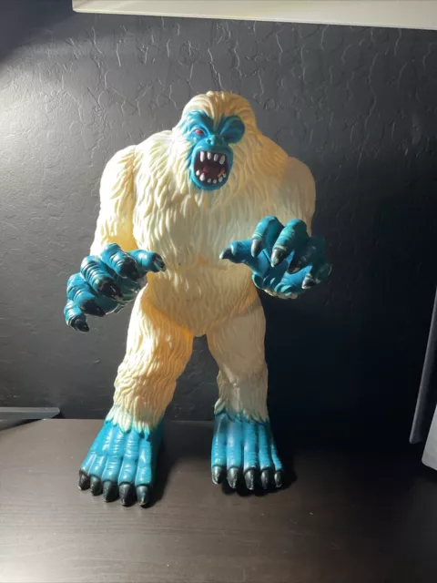https://www.picclickimg.com/zD8AAOSwm3Zlf9HM/Toys-R-Us-Exclusive-16-Yeti-Abominable-Snowman.webp