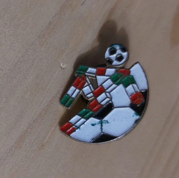 spilla mascotte Italia '90 - Collezionismo In vendita a Torino