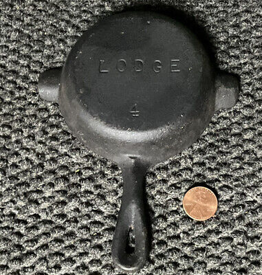 Lodge No. 4 Cast Iron Ashtray Double Pour Skillet Vtg Old Salesman Mini Fry Pan