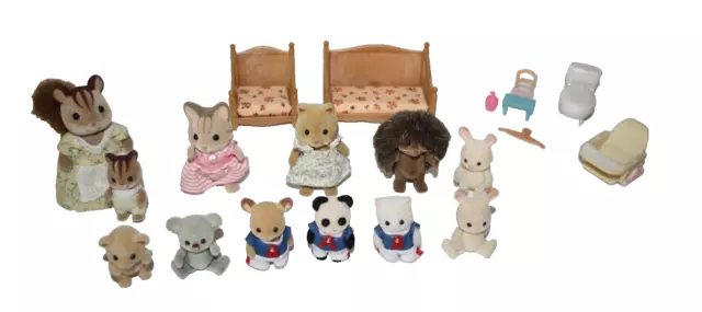 Calico Critters Animals & Accessories Mixed Lot Of 22 Pieces Different Sizes