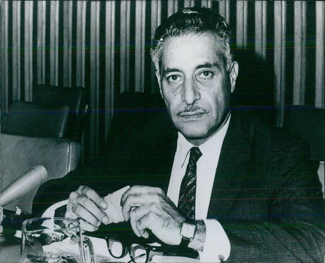 ABDUL RAHMAN PAZHWAK, Diplomático Y Autor Afgano - Vintage Photo ...