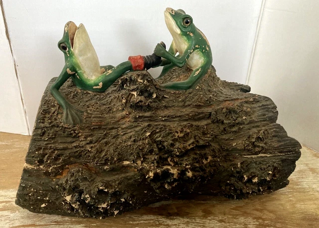 Antigua caja cubierta de cerámica caprichosa de colección dos ranas en tronco bota de despegue