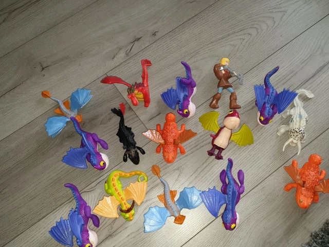 GRANDE PACCHETTO HOW TO TRAIN YOUR DRAGON COLLEZIONE MCDONALDS include Astrid