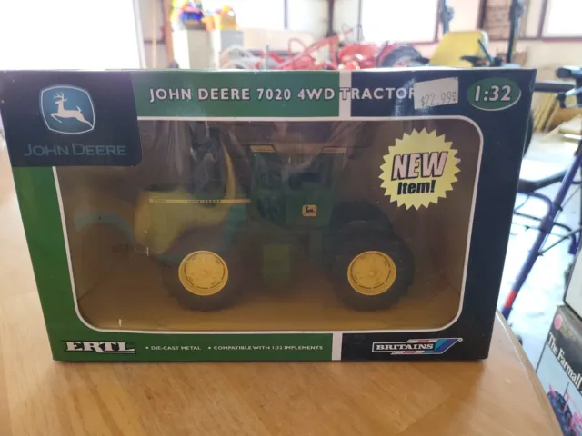 John Deere 7020 4WD Tractor By Ertl Britains 1/32 Scale