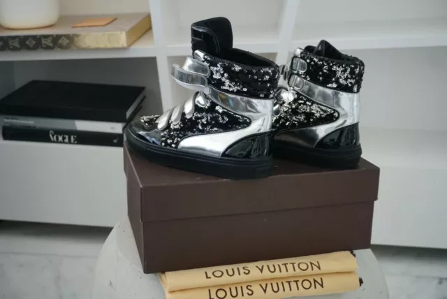 Authentic Louis Vuitton brown suede & fur boots LV logo sz 35 w box $2700  EUC!