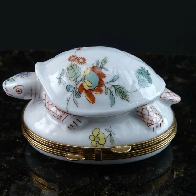 Vintage Porcelaine de Paris Turtle trinket box hand painted Limoges