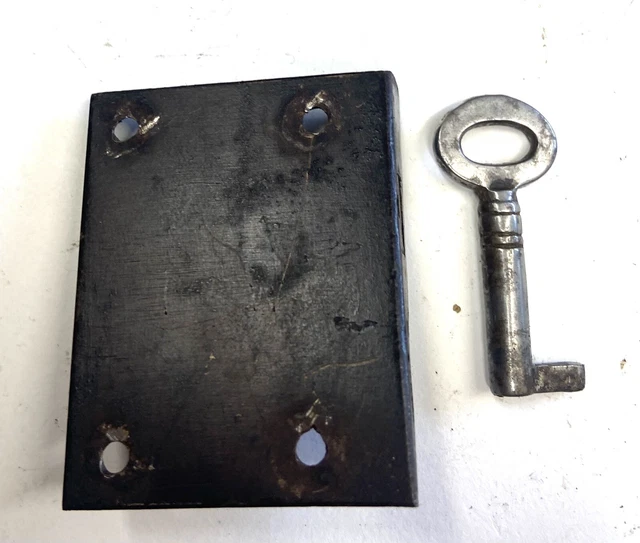 ANTIQUE GRANDFATHER / Longcase Clock Lock and Key Working 54.76