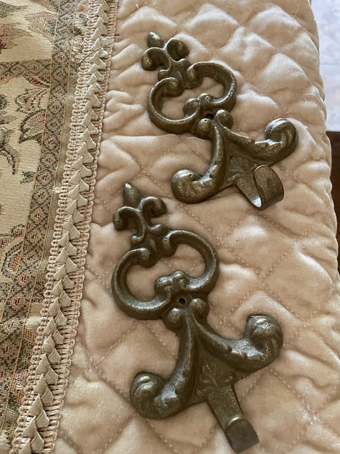 SPI SAN PACIFIC INTERNATIONAL Fleur De Lis Wall Hooks CAST IRON BRASS FINISH TWO