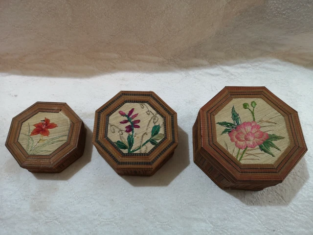 Lot de 3 Boites en bois Tissus et Broderies ANCIENNEs Boites à décor Fleurs