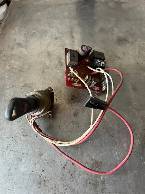 OEM John Deere Ignition Module & Key AM120105 AM119626 LX172 LX186 OEM John Deere Ignition Module & Key AM120105 AM119626 LX172 LX186