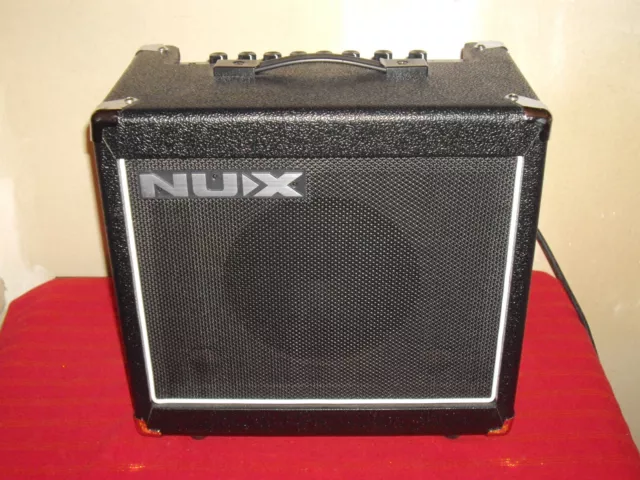 NUX MIGHTY 15SE Digitaler Gitarrenverstärker mit/digitalen Effekten (15 Watt)