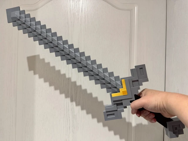 Set Armi Minecraft In PVC – Spada, Ascia E Piccone Diamante 45cm - Foto 4
