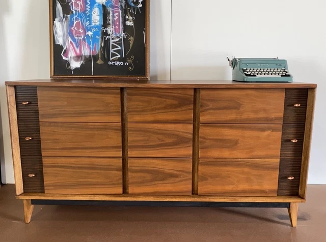 Mid Century Modern Walnut Sideboard Credenza Dresser