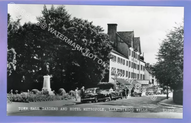 SUPERB 1952c VINTAGE CARS Llandrindod Wells POWYS WALES REAL PHOTO RP POSTCARD 2