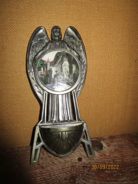 Joli bénitier Art déco à suspendre "Notre dame de Lourdes" en métal argenté