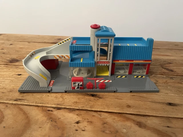 Circuit de train TGV avec gare de voyageurs
