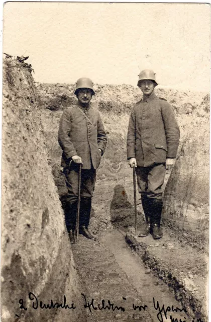 Foto AK Sturm Soldaten im Graben Ypern RIR 120 WK1 Feldpost 1917 Leutnant Militä