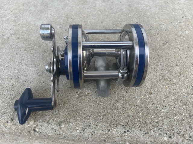 リール OLYMpic DOLPHIN 631-LW Vintage Olympic Dolphin 631-LW Level Wind Fishing Reel