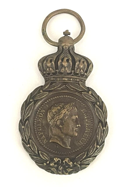 Alliance En Or Blanc Ornée De Diamants Sertis Clos Circa 19
