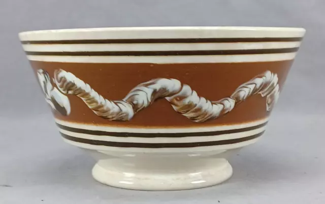 19th Century British Earthworm Pattern Mochaware Waste Bowl Circa 1830-1840s