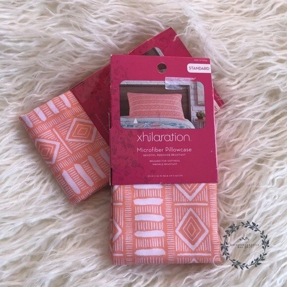 Xhilration 2 Microfiber Pillowcase Set