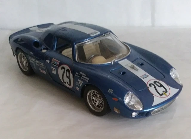 Bburago Ferrari 250 Le Mans (1965) Diecast Model Car - Scale 1/18