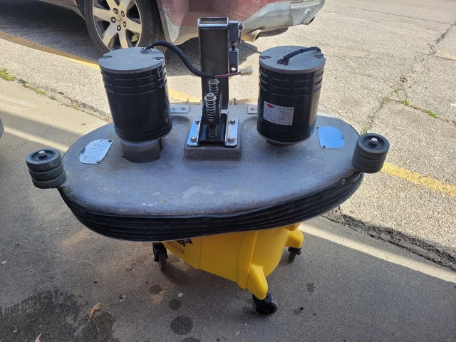 Viper FANG 32T Scrub Head Deck. Includes deck, motors, and skirt