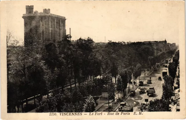 CPA Vincennes Le Fort Rue de Paris (1347347)