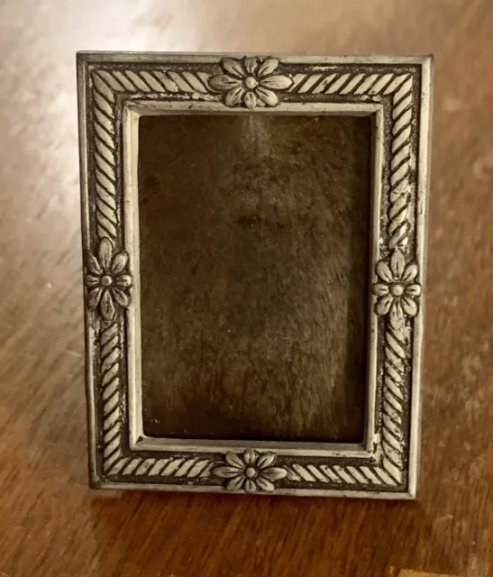 VTG Ornate Picture / Photo Frame Silver-Colored Metal Floral Flowers Small Mini