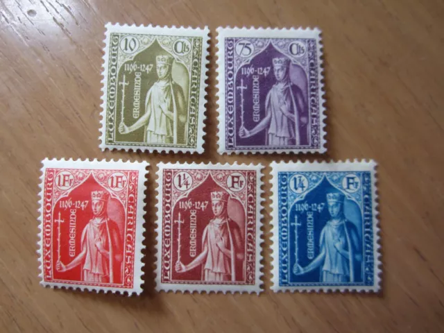 Beaux Timbres Du Luxembourg N° 239 - 243 - Neufs Avec Charnieres
