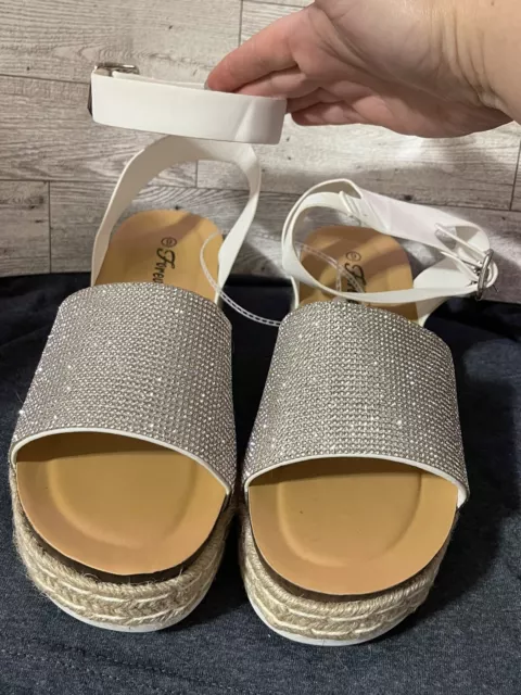 Forever Brand Summer Sparkle Silver Crystal Sandals Size 9 Espadrille White