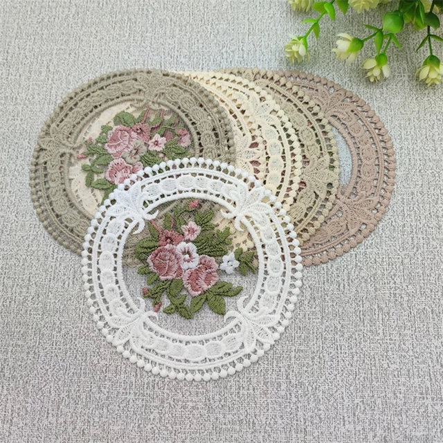 Montaña rusa de encaje retro de poliéster para mesas protectoras con bordado floral