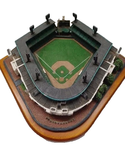 COMISKEY PARK HAWTHORNE Classic Ballparks Collection 1997 Chi