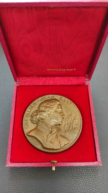 ANCIENNE PETITE MEDAILLE Journees Sportives Mai-Juin 1965 Par P.bouret
